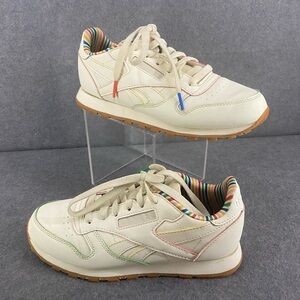 Reebok Classic Leather Chalk Sneakers Size 4 YOUTH